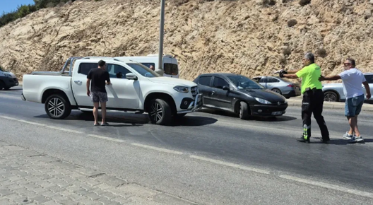 Şarkıcı Dilan Çıtak polisin üzerine araba sürdü: Gözaltına alındı (Video)