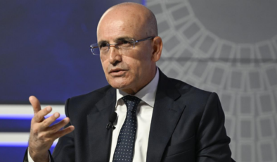 Bakan Şimşek: Karşılaşılan şoklara rağmen enflasyon düşüyor