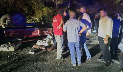 Sakarya'da traktör devrildi: 10 yaralı