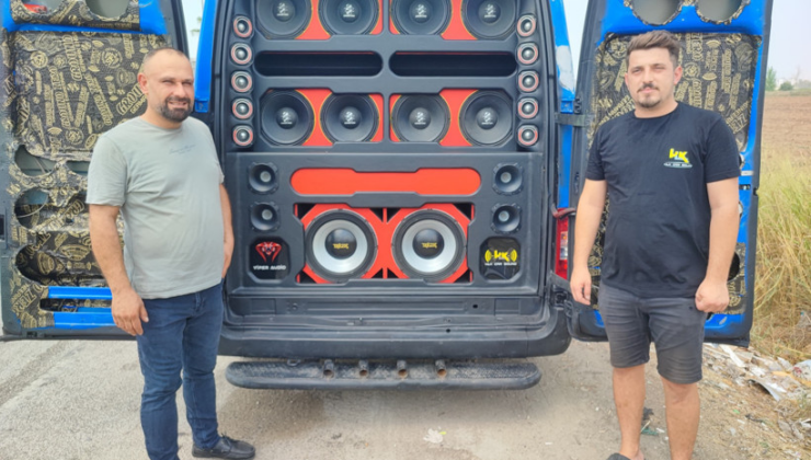 Adana'da 160 desibeli aşan minibüs! Kulakları dans etti, hava yastığı patladı…