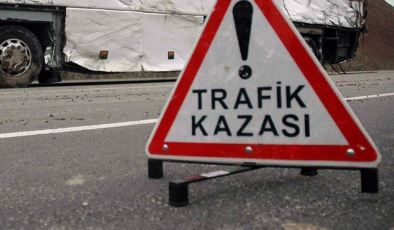 Küçükçekmece'de arızalanan İETT otobüsüne müdahale eden işçilere otomobilin çarpması sonucu 5 kişi yaralandı