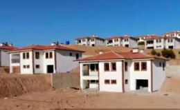 Deprem bölgesinin iki katlı köy evleri tamamlandı