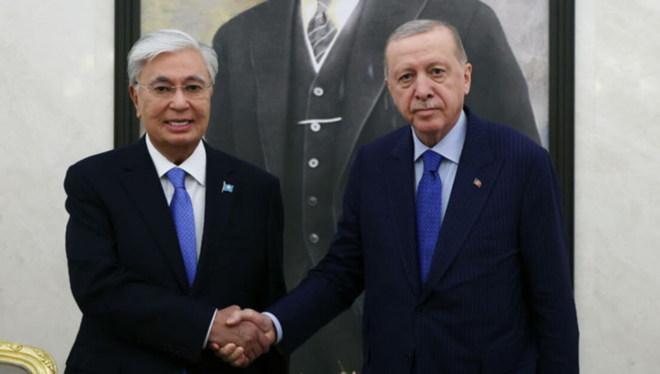 Tokayev'i karşıladı