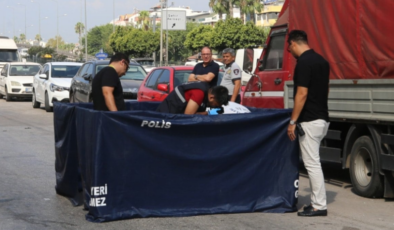 Yaşlı adamın cesedi aracında bulundu