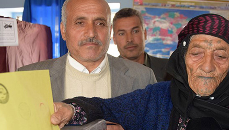 Türkiye'nin en yaşlı kadını 131 yaşında hayatını kaybetti