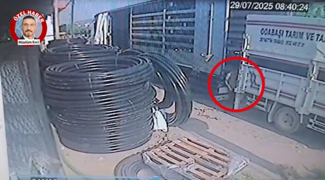 TIR ve kamyonet arasında sıkışan genç işçi hayatını kaybetti