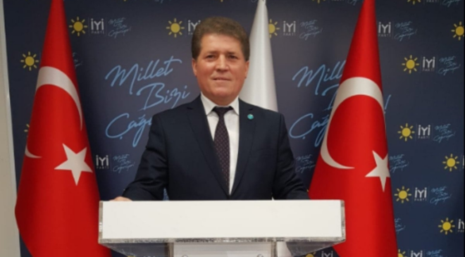 İYİ Parti'li başkan istifasını duyurdu