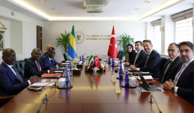 Bakan Bayraktar'dan kritik görüşmeler