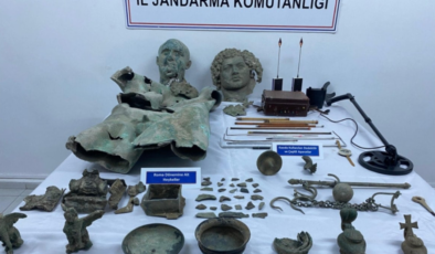 Bayburt’ta nefes kesen operasyon: Yüzden fazla tarihi eser ele geçirildi