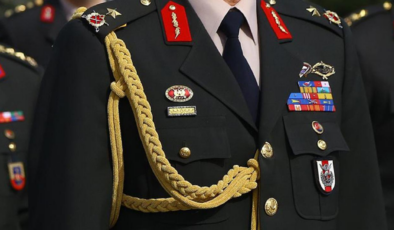 21 general ve albay bir üst rütbeye terfi etti