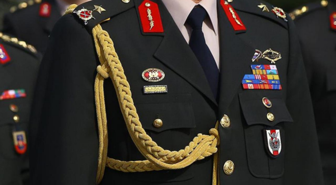 21 general ve albay bir üst rütbeye terfi etti