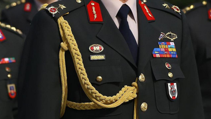 21 general ve albay bir üst rütbeye terfi etti