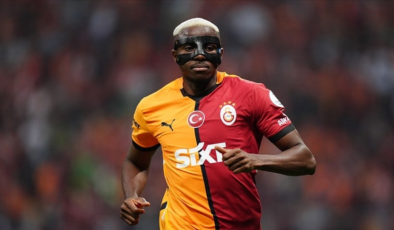 Victor Osimhen kimdir, kaç yaşında? İstanbul'a neden geliyor? Transfer oldu mu?
