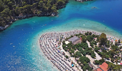 Turizmde 6 ayda 25,8 milyar dolar gelir elde edildi
