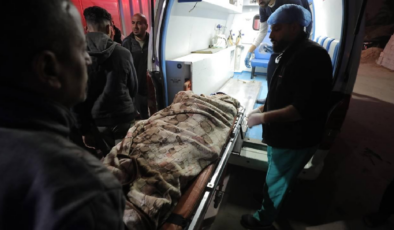 Soykırımcı İsrail'in Gazze'ye saldırılarında can kaybı son 24 saatte 101 artarak 60 bin 239'a çıktı