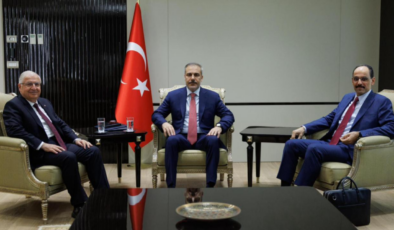 Dışişleri Bakanlığı'nda üçlü görüşme