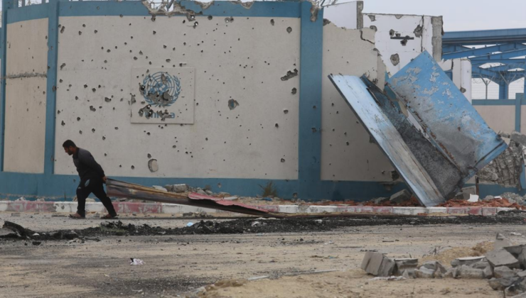 Gazzelilerin açlıktan sokaklarda bayıldığını bildiren UNRWA'dan İşimizi yapmamıza izin verin çağrısı