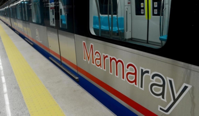 Son Dakika… Marmaray istasyonuna direk devrildi!