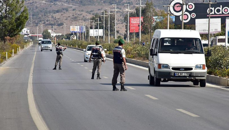 Son Dakika… Bodrum- İzmir karayolu yangın nedeniyle trafiğe kapatıldı