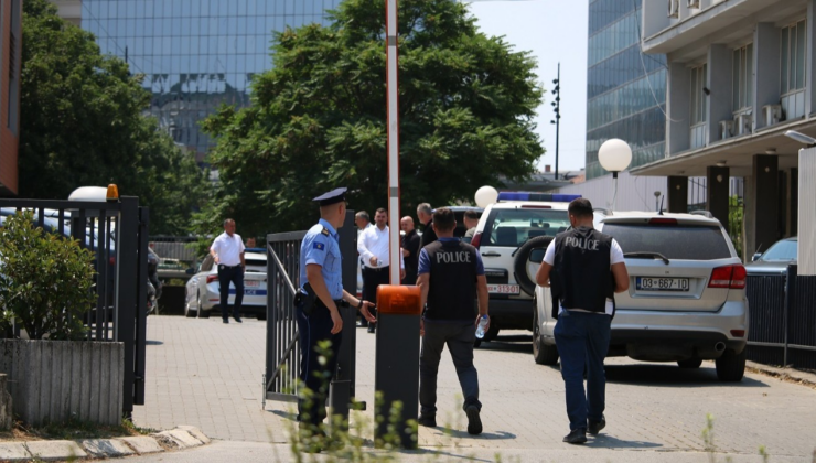Kosova’da mecliste bomba paniği! İhbar nedeniyle boşaltıldı