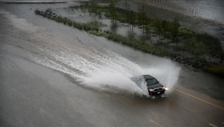 ABD'nin Texas eyaletinde sel 13 can aldı
