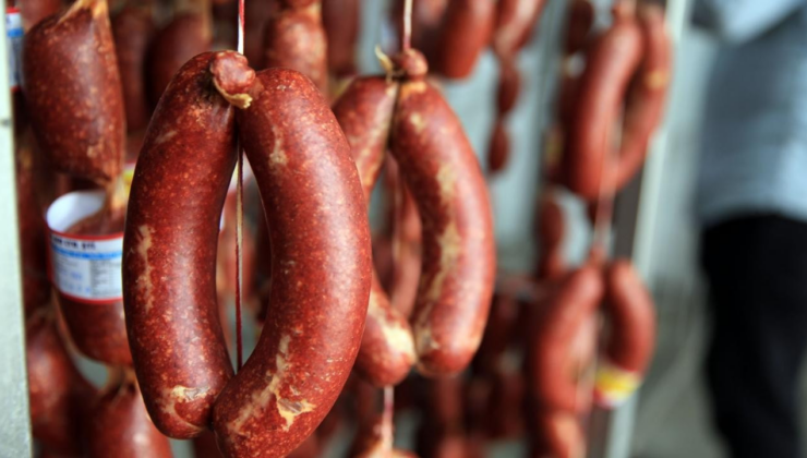 Markalar tek tek ifşa edildi: Sucukta tek tırnaklı eti ve sakatat, köftede gıda boyası kullanmışlar!