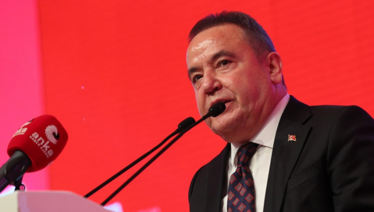 Muhittin Böcek'ten 'Antalya İradesine Sahip Çıkıyor' mitinge mesaj