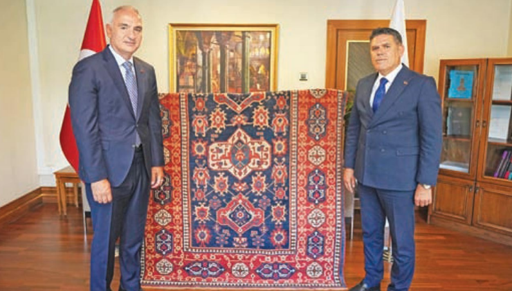 5 asırlık Uşak halısı Türkiye’ye döndü