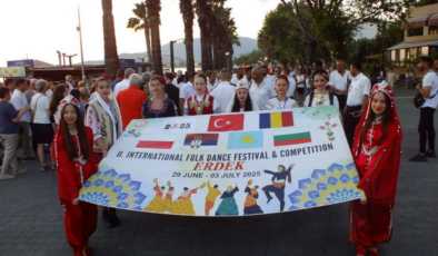 Erdek'te 2. Uluslararası Halk Dansları Festivali başladı