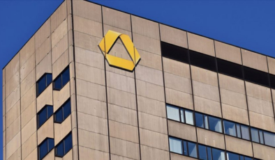 Commerzbank'tan yıl sonu döviz tahmini: Dolar 44 TL, Euro 51 TL