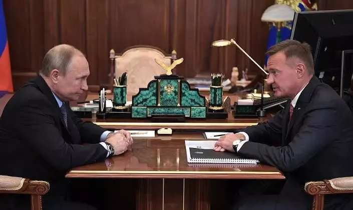 Kremlin'i sarsan intihar! Rus bakan görevden alınınca kendini vurdu