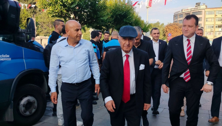 Yüzüncü günde Saraçhane'de tarihi miting! Özgür Özel halka seslendi