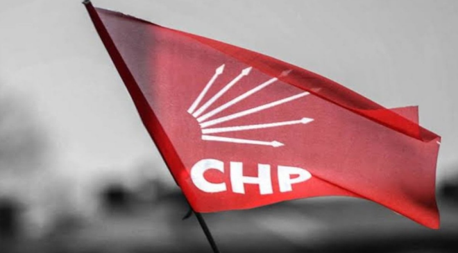 CHP'de iki istifa birden!