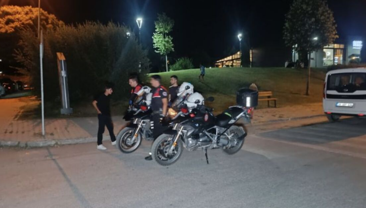 14 yaşındaki çocuk parkta bıçaklandı