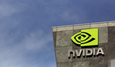 Nvidia, Apple ve Microsoftu geride bırakarak 4 trilyon dolarlık değere ulaşan ilk halka açık şirket oldu