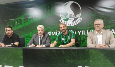 Caner Erkin'den sürpriz imza
