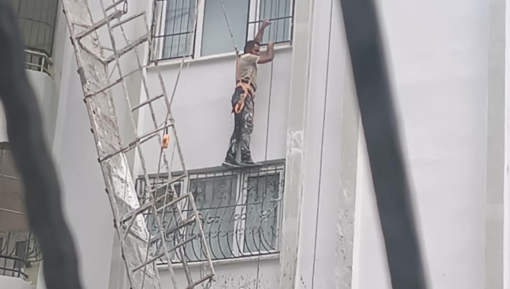 10 katlı binada boya yaparken halat koptu! Korku dolu anlar