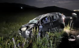 Kars'ta otomobil devrildi: 4 yaralı