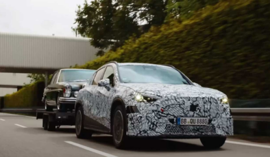 Mercedes’in yeni elektrikli otomobilinde gizemli detay! 65 yıl önceki tasarım geri geliyor.
