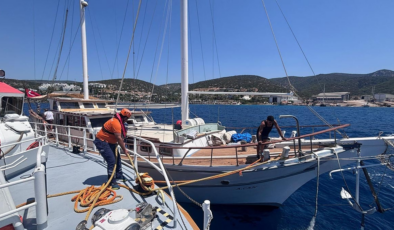 Bodrum açıklarında su alan tur teknesindeki 6 turist kurtarıldı