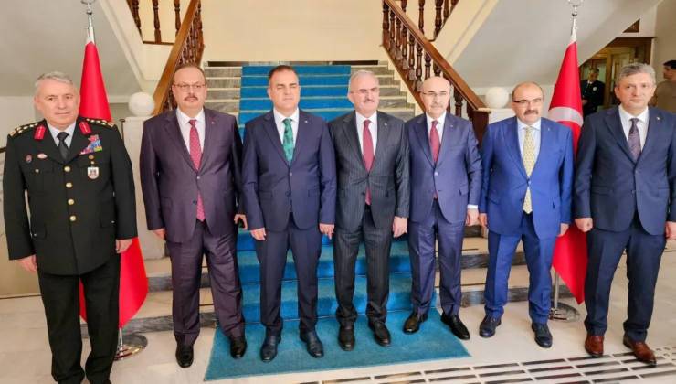 Hani bitmişti! Marmaris gecelerinde utandıran görüntüler