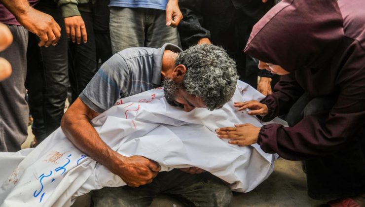 Katil İsrail ordusu Gazze'de yardım bekleyenlere yine ateş açtı: 21 kişi hayatını kaybetti