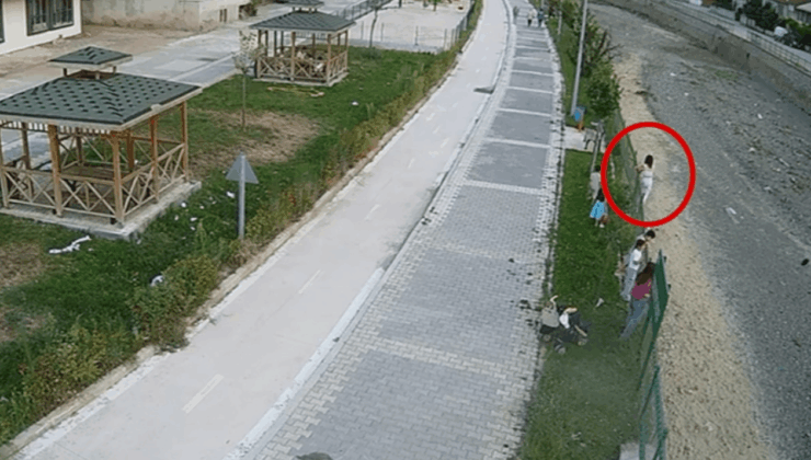 Kediyi kurtarmak isterken dere yatağına düştü: O anlar kamerada