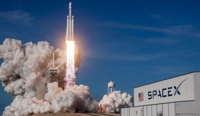 İsrail, Elon Musk'ın SpaceX şirketi aracılığıyla "Dror 1" iletişim uydusunu uzaya fırlattı