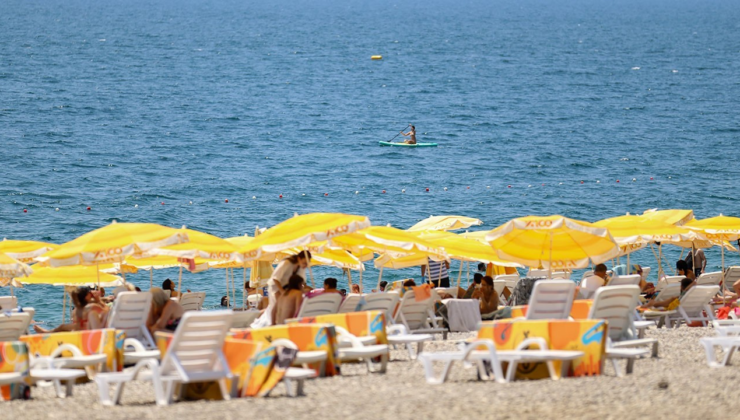 Antalya'da yüksek nem ve sıcak bunalttı