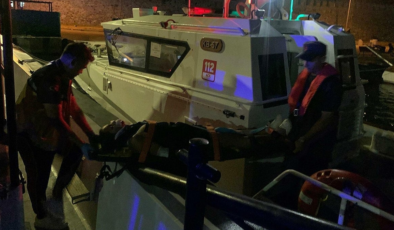 Trafik kazası geçiren kadının yardımına Sahil Güvenlik ekipleri yetişti