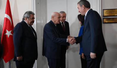MHP'nin kilit isminden cezaevindeki CHP'li başkana övgü