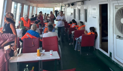 İçerisinde 200 yolcu ve 70 araç vardı! Feribotta yangın sonrası can pazarı