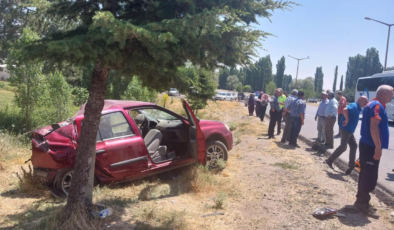 Afyonkarahisar'da tır otomobile çarptı: 1 ölü