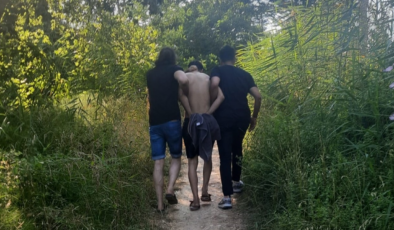 18 yıl hapis cezalı şüpheli denizde yüzerken yakalandı